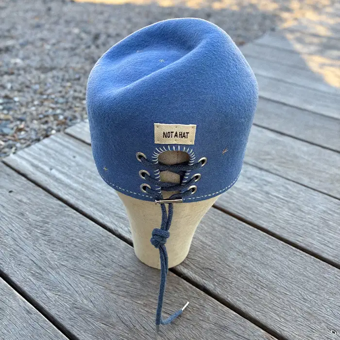 Chapeau Ocean Drive vu de derrière - Fabrication artisanale française par Mel Not a Hat